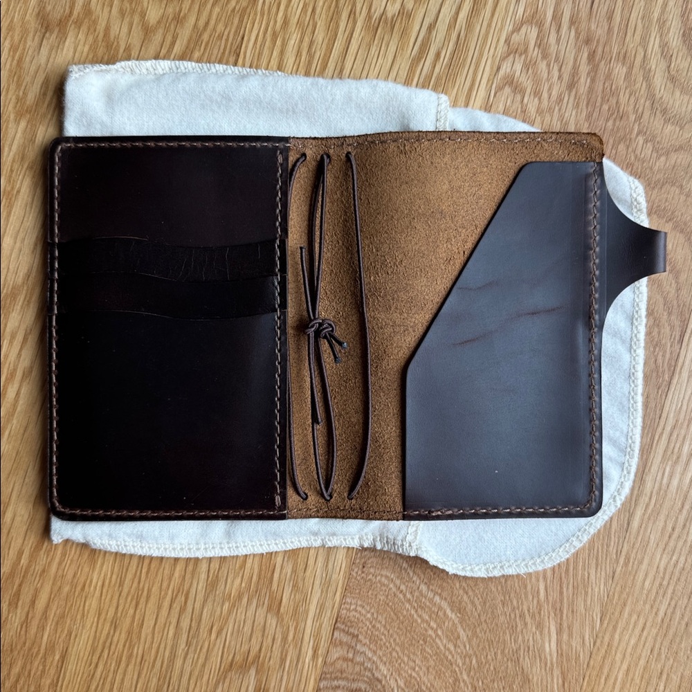Chic Sparrow Pocket TN Notebook | Bella Cascade | Smooth Rich Brown - Picture 2 of 4